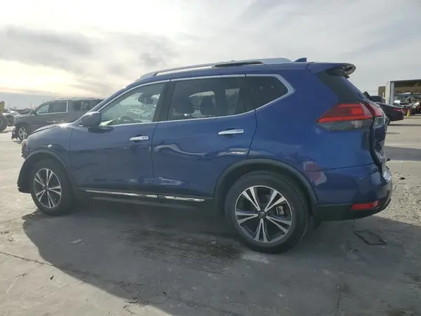 JN8AT2MT5HW141557 2017 NISSAN ROGUE - Image 2