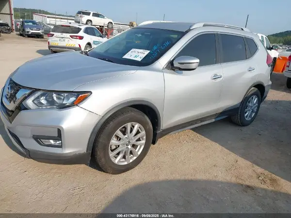 JN8AT2MT5HW142059 2017 NISSAN ROGUE - Image 2