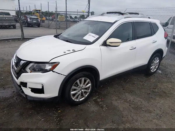 JN8AT2MT5HW143485 2017 NISSAN ROGUE - Image 2