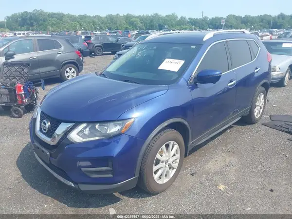 JN8AT2MT5HW143860 2017 NISSAN ROGUE - Image 2