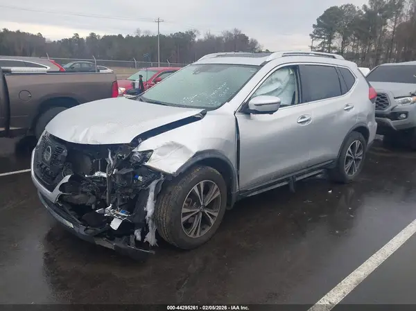 JN8AT2MT5HW144118 2017 NISSAN ROGUE - Image 2
