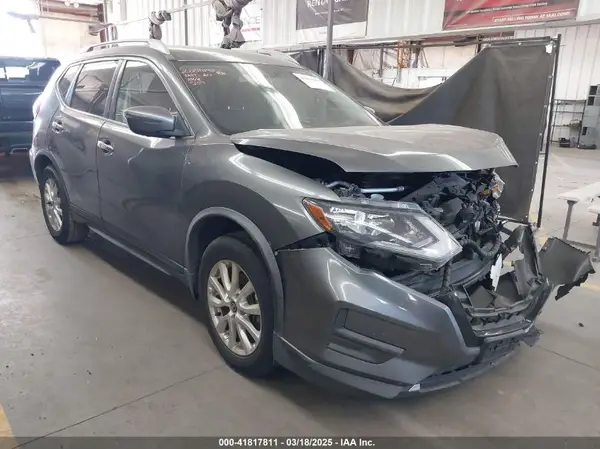 JN8AT2MT5HW145107 2017 NISSAN ROGUE - Image 1