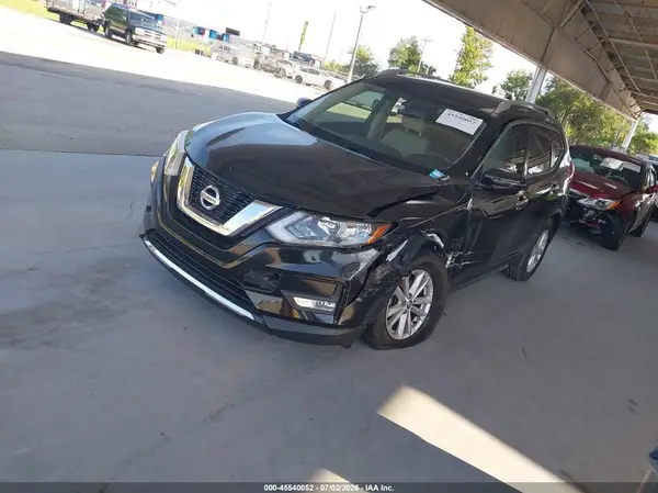 JN8AT2MT5HW145575 2017 NISSAN ROGUE - Image 2
