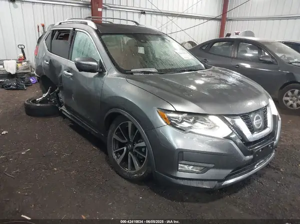 JN8AT2MT5HW149030 2017 NISSAN ROGUE - Image 1