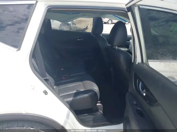 JN8AT2MT5HW149545 2017 NISSAN ROGUE - Image 8