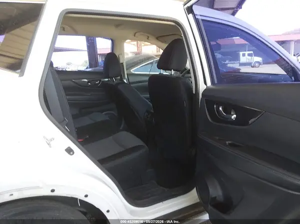 JN8AT2MT5HW149710 2017 NISSAN ROGUE - Image 8