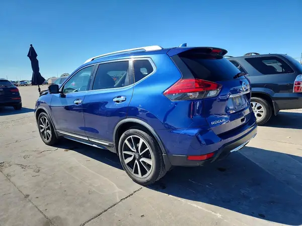 JN8AT2MT5HW154423 2017 NISSAN ROGUE - Image 2