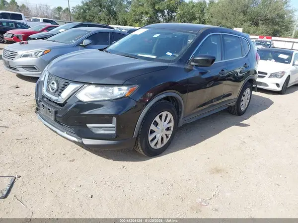 JN8AT2MT5HW380879 2017 NISSAN ROGUE - Image 2