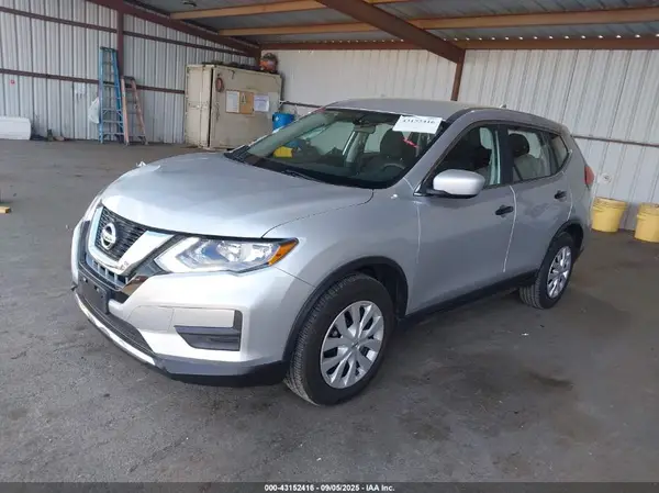 JN8AT2MT5HW385158 2017 NISSAN ROGUE - Image 2