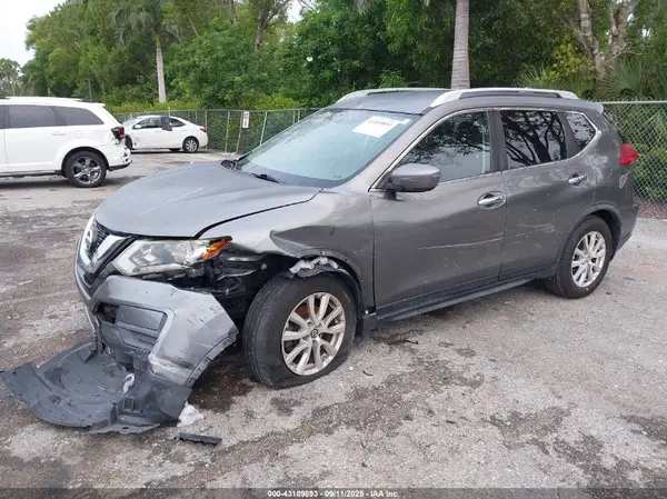 JN8AT2MT5HW385418 2017 NISSAN ROGUE - Image 2