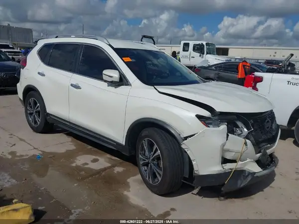 JN8AT2MT5HW388030 2017 NISSAN ROGUE - Image 1