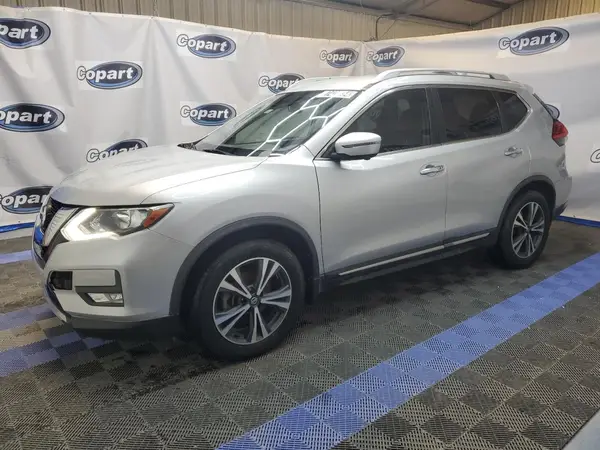JN8AT2MT5HW389131 2017 NISSAN ROGUE - Image 1
