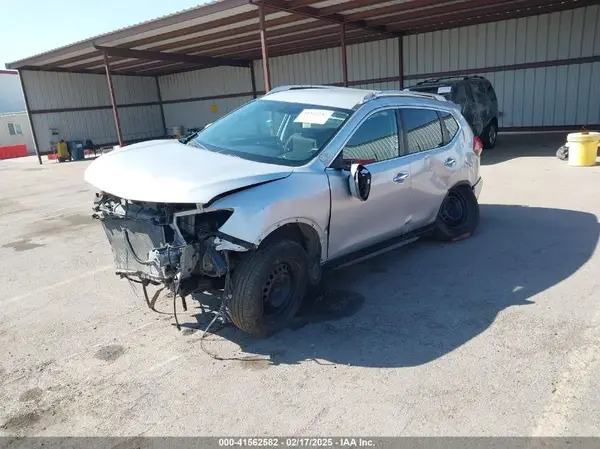 JN8AT2MT5HW389839 2017 NISSAN ROGUE - Image 2