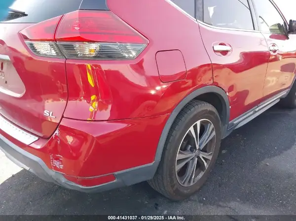 2017 NISSAN ROGUE auction photo 6