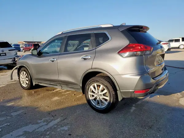 JN8AT2MT5HW393034 2017 NISSAN ROGUE - Image 2
