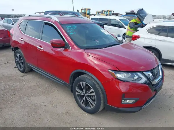 JN8AT2MT5HW395530 2017 NISSAN ROGUE - Image 1