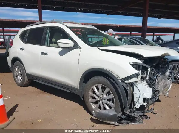 JN8AT2MT5HW396788 2017 NISSAN ROGUE - Image 1