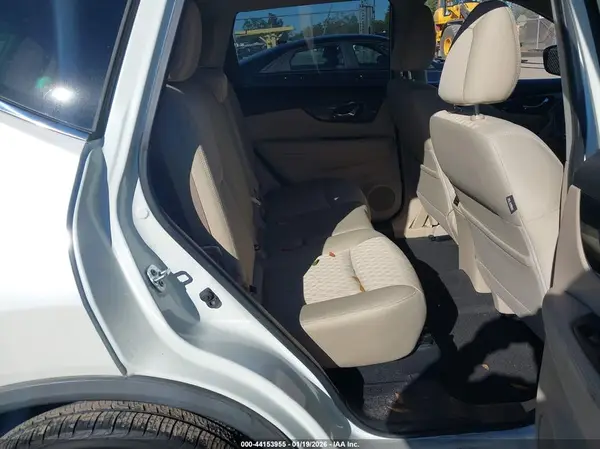 JN8AT2MT5HW397679 2017 NISSAN ROGUE - Image 8