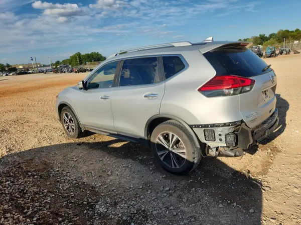 JN8AT2MT5HW399965 2017 NISSAN ROGUE - Image 2