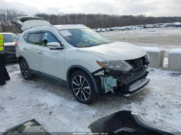 JN8AT2MT5HW400130 2017 NISSAN ROGUE - Image 1