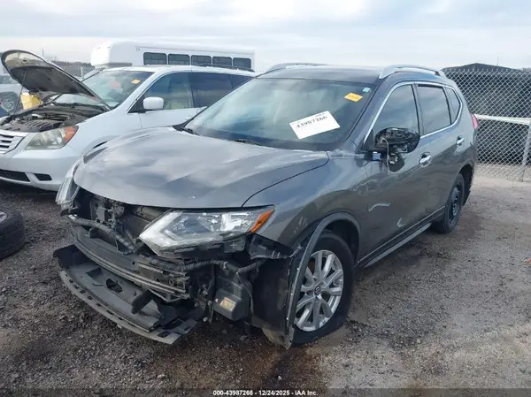 JN8AT2MT5HW400239 2017 NISSAN ROGUE - Image 2