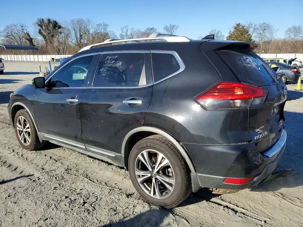 JN8AT2MT5HW400581 2017 NISSAN ROGUE - Image 2