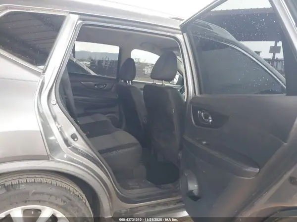 JN8AT2MT5HW400967 2017 NISSAN ROGUE - Image 8