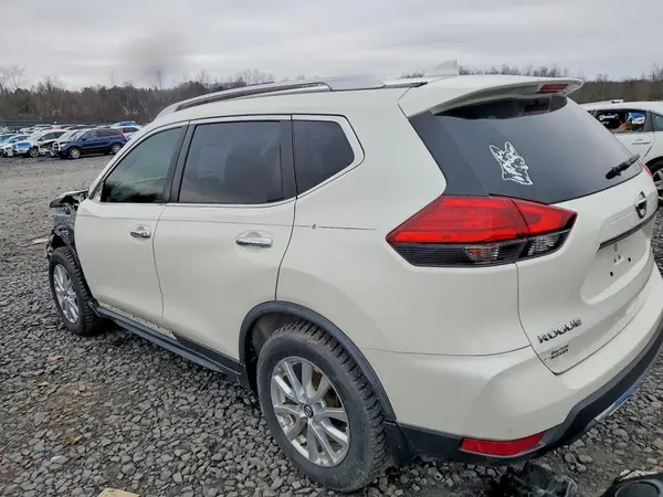 JN8AT2MT5HW401004 2017 NISSAN ROGUE - Image 2
