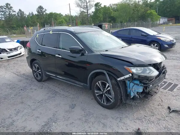 JN8AT2MT5HW401066 2017 NISSAN ROGUE - Image 1
