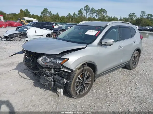 JN8AT2MT5HW401231 2017 NISSAN ROGUE - Image 2