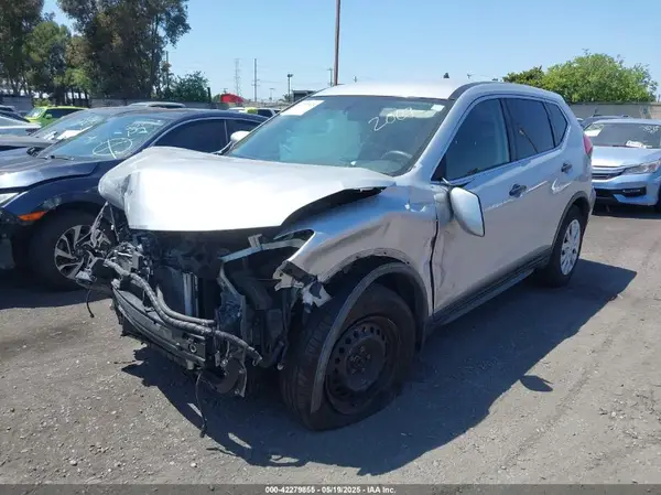 JN8AT2MT5HW402069 2017 NISSAN ROGUE - Image 2