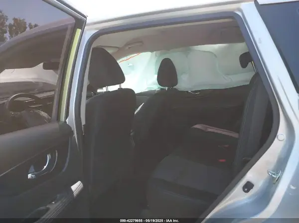 JN8AT2MT5HW402069 2017 NISSAN ROGUE - Image 8