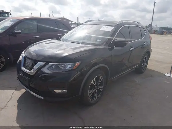 JN8AT2MT5HW403478 2017 NISSAN ROGUE - Image 2