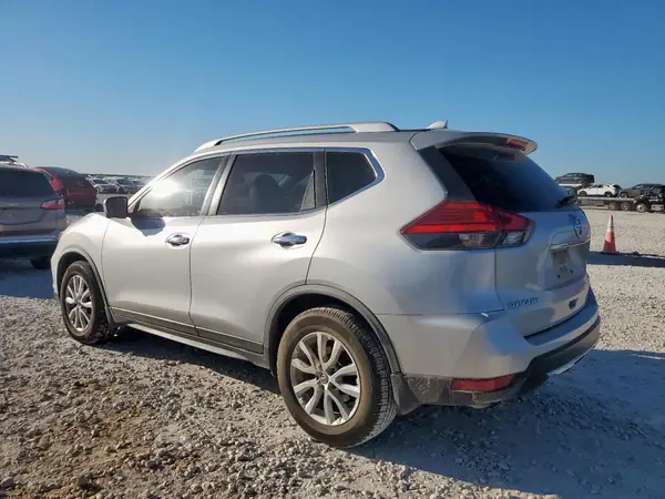 JN8AT2MT5HW403500 2017 NISSAN ROGUE - Image 2