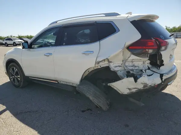 JN8AT2MT5HW403626 2017 NISSAN ROGUE - Image 2