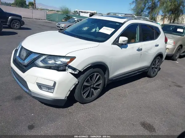JN8AT2MT5HW403688 2017 NISSAN ROGUE - Image 2