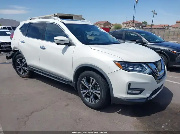 JN8AT2MT5HW404789 2017 NISSAN ROGUE - Image 1