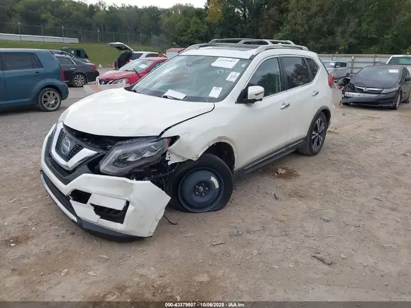 JN8AT2MT5HW405781 2017 NISSAN ROGUE - Image 2