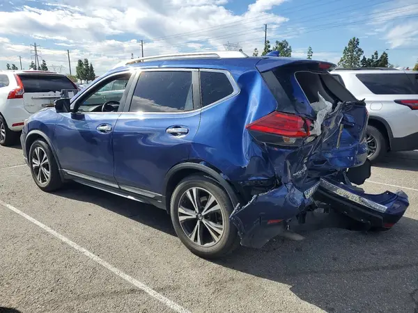 JN8AT2MT5HW407529 2017 NISSAN ROGUE - Image 2