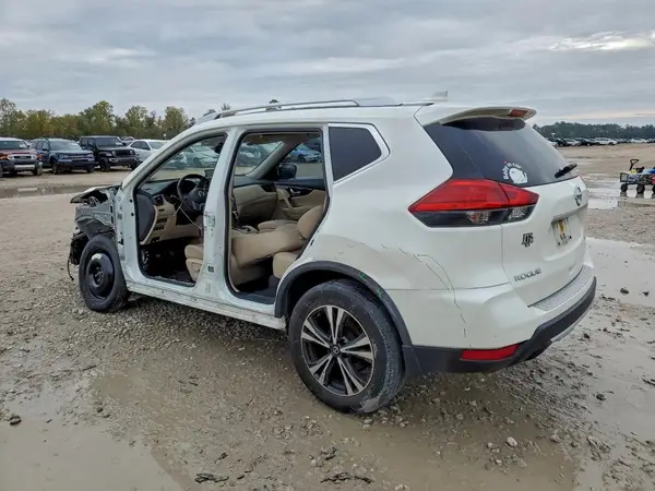 JN8AT2MT5HW408664 2017 NISSAN ROGUE - Image 2