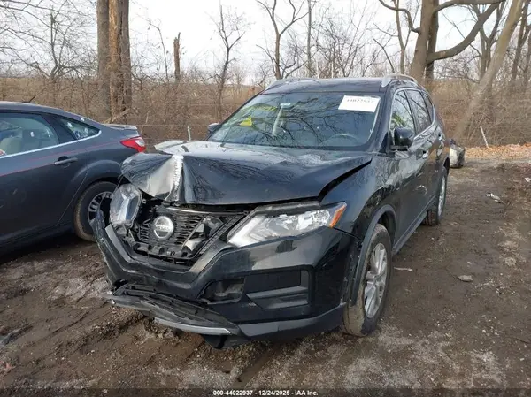 JN8AT2MT5JW450192 2018 NISSAN ROGUE - Image 2