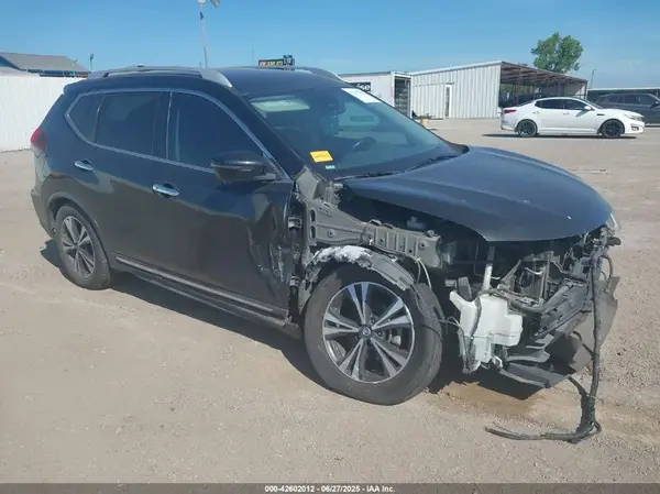 JN8AT2MT5JW450659 2018 NISSAN ROGUE - Image 1