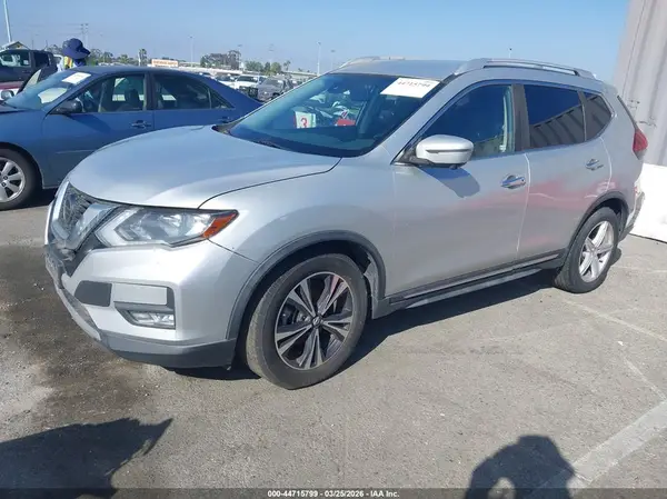JN8AT2MT5JW454887 2018 NISSAN ROGUE - Image 2