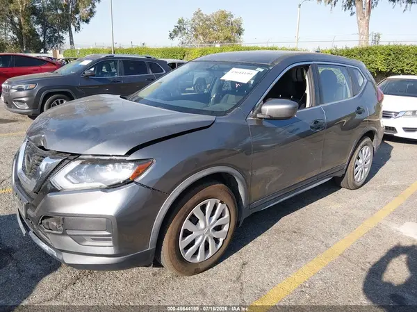 JN8AT2MT5JW458065 2018 NISSAN ROGUE - Image 2