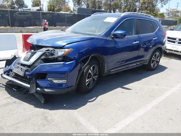 JN8AT2MT5JW458096 2018 NISSAN ROGUE - Image 2