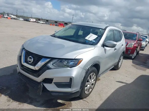JN8AT2MT5JW463718 2018 NISSAN ROGUE - Image 2