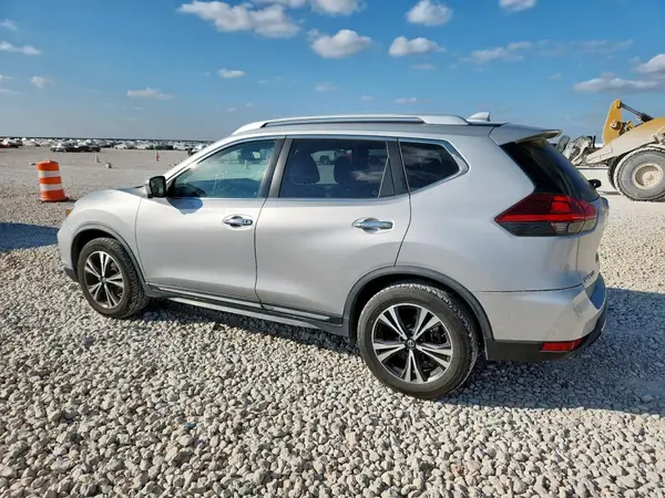 JN8AT2MT5JW464965 2018 NISSAN ROGUE - Image 2