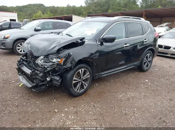 JN8AT2MT5JW465940 2018 NISSAN ROGUE - Image 2
