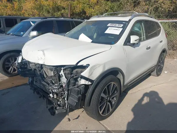 JN8AT2MT5JW486187 2018 NISSAN ROGUE - Image 2