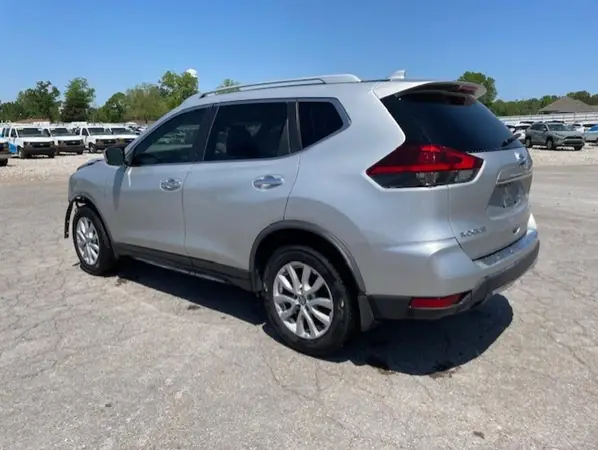 JN8AT2MT5JW488618 2018 NISSAN ROGUE - Image 2
